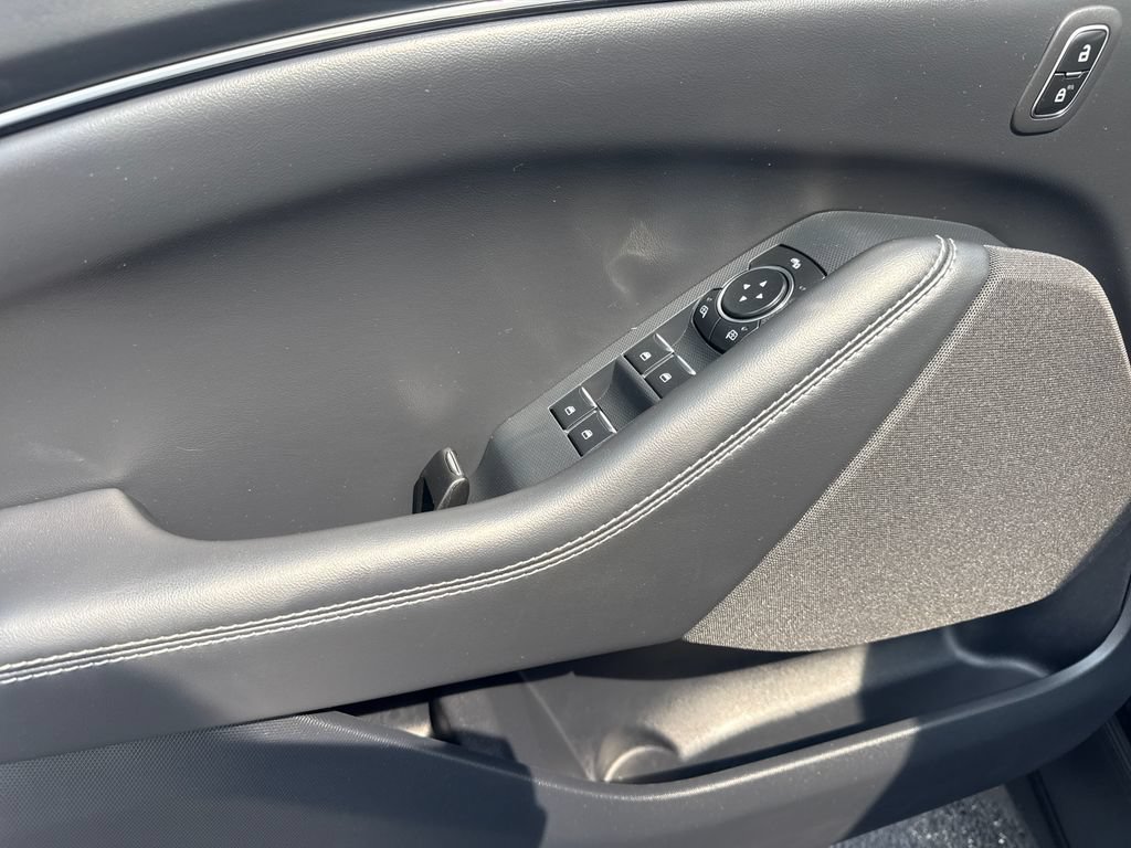 Used 2025 Ford Mustang Mach-E Select AWD/4WD image 27