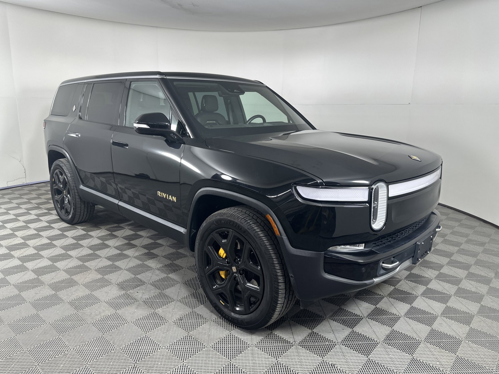 Used 2022 Rivian R1S Launch Edition image 7