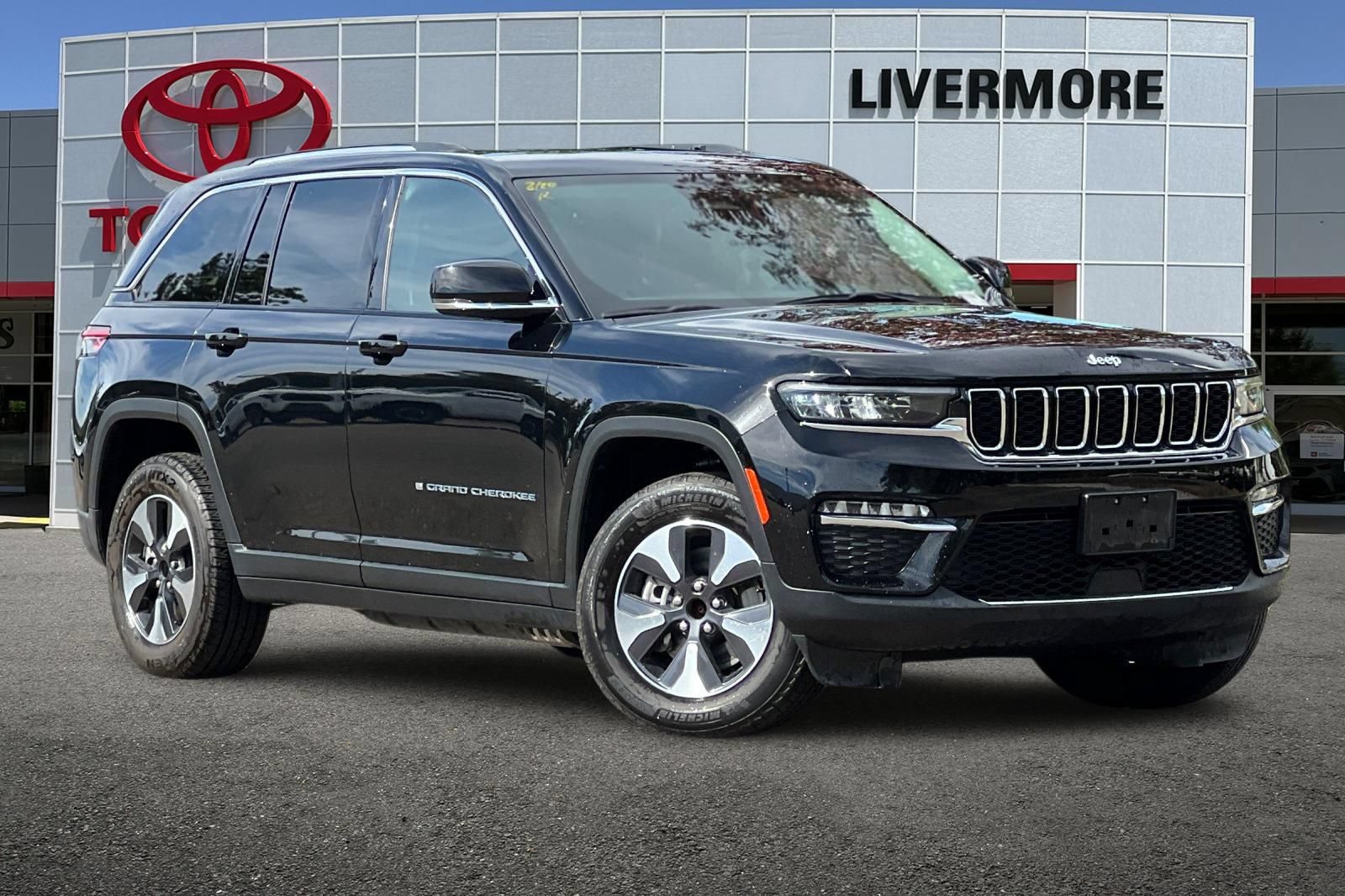 Used 2024 Jeep Grand Cherokee Limited 4xe AWD/4WD image 2