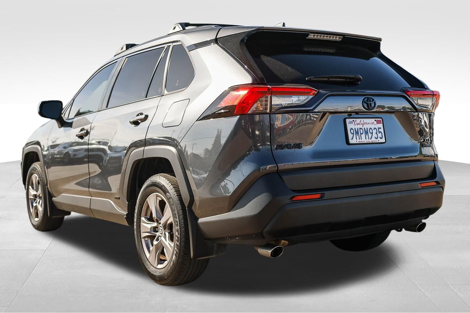 Used 2024 Toyota RAV4 XLE w/ Convenience Package image 8