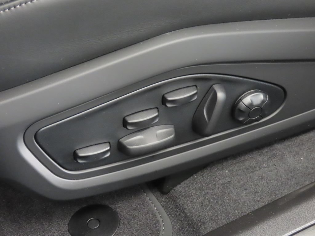 New 2026 Porsche Taycan Turbo AWD/4WD image 41