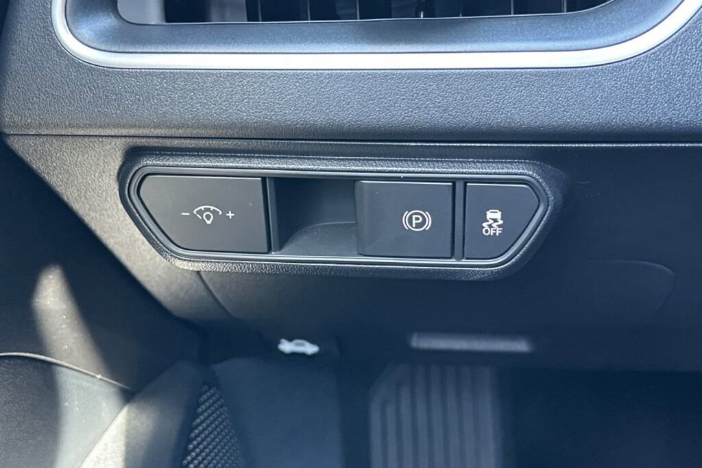 Used 2025 Kia K4 FWD image 29