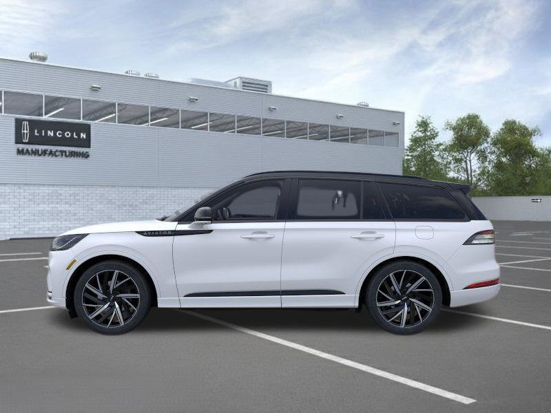 New 2026 Lincoln Aviator Black Label w/ Black Label Special Edition AWD/4WD image 3