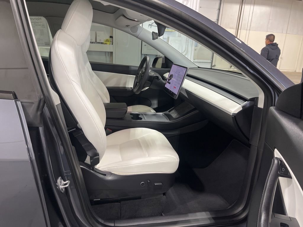 Used 2021 Tesla Model Y Performance image 25