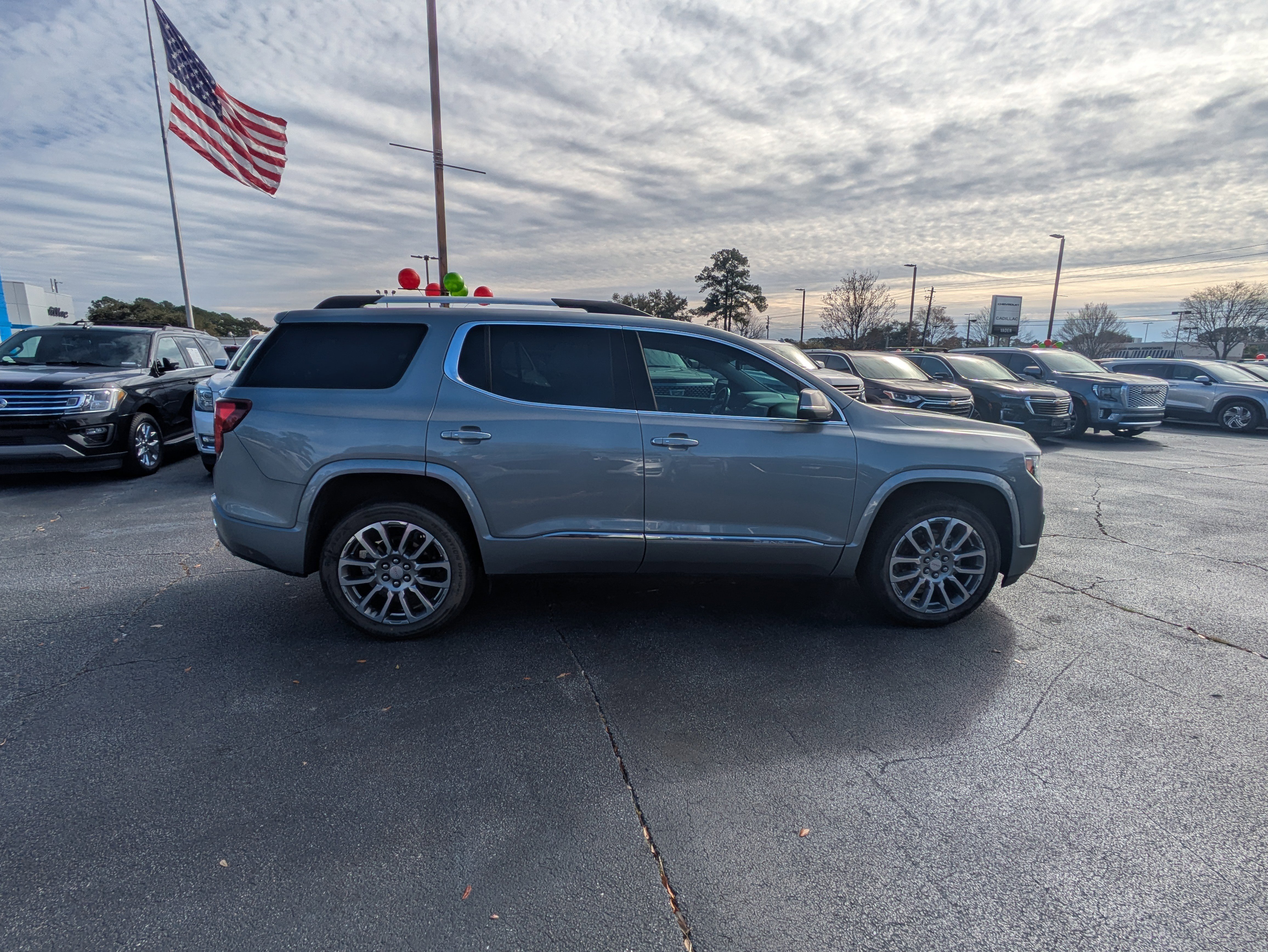 Used 2023 GMC Acadia Denali w/ Denali Ultimate Package image 27