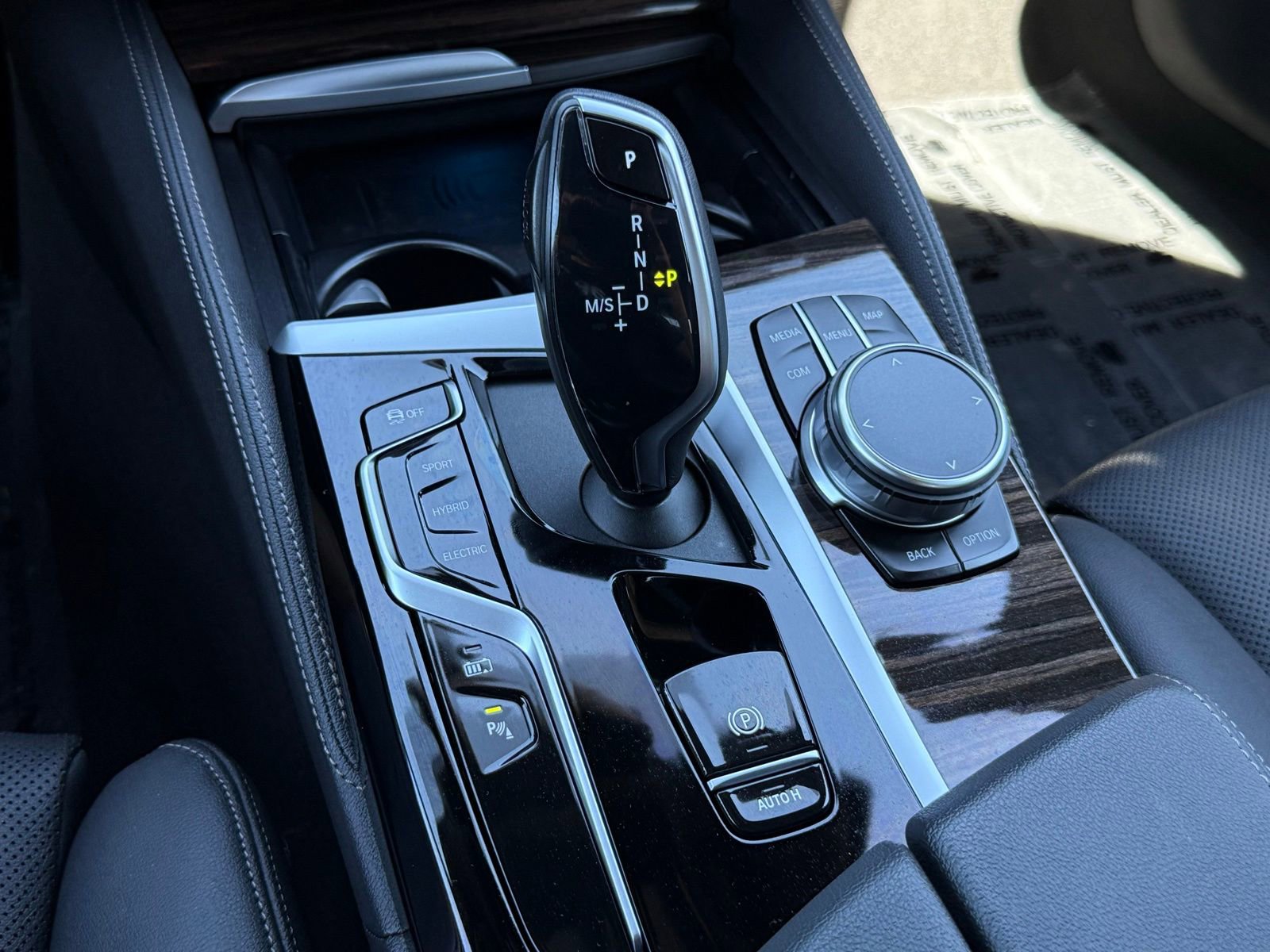 Used 2023 BMW 530e 530e iPerformance w/ M Sport Package image 27