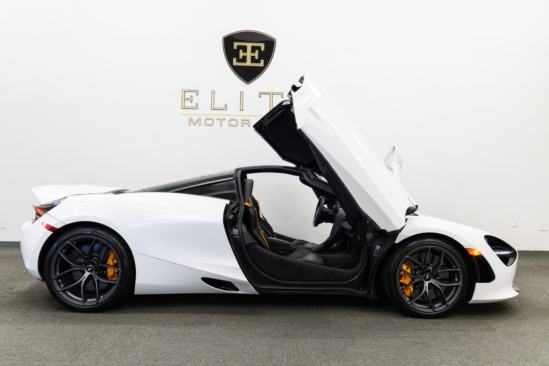 Used 2019 McLaren 720S Luxury RWD image 20