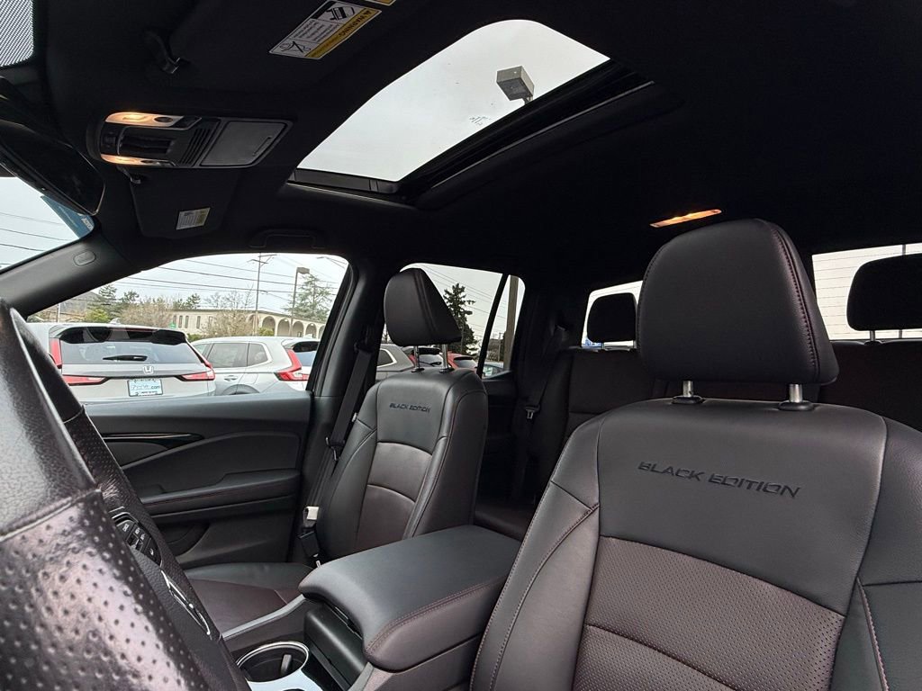 Certified 2025 Honda Ridgeline Black Edition image 32