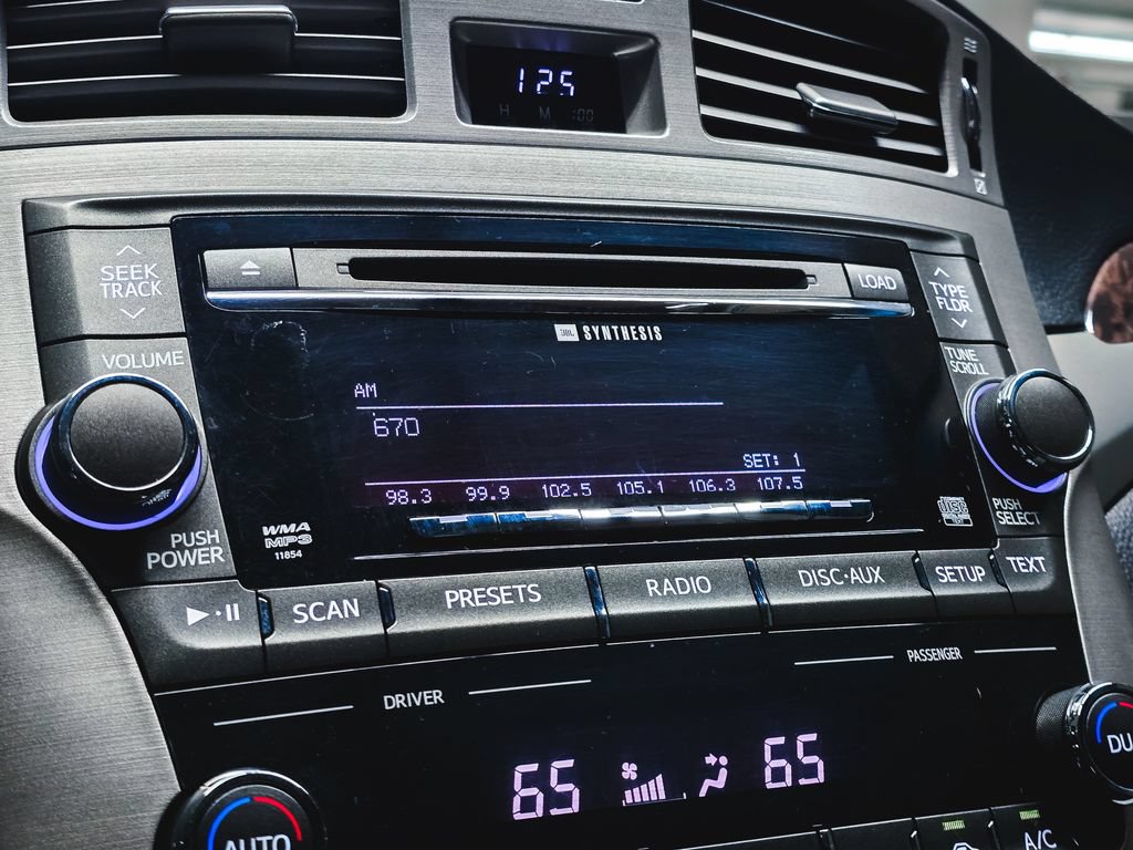 Used 2012 Toyota Avalon Limited FWD image 26