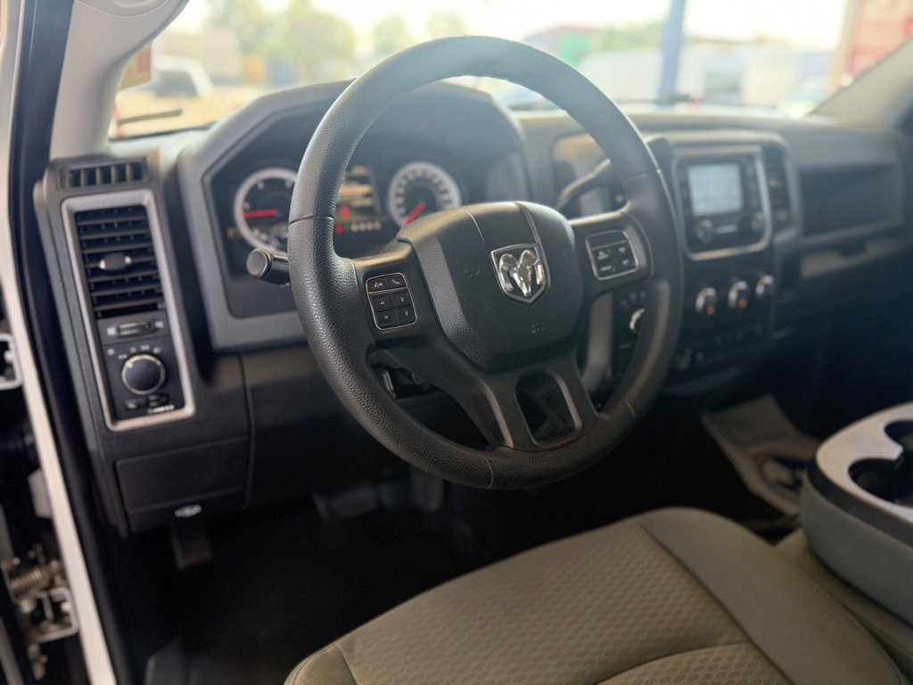 Used 2013 RAM 2500 Tradesman w/ Chrome Appearance Group image 16