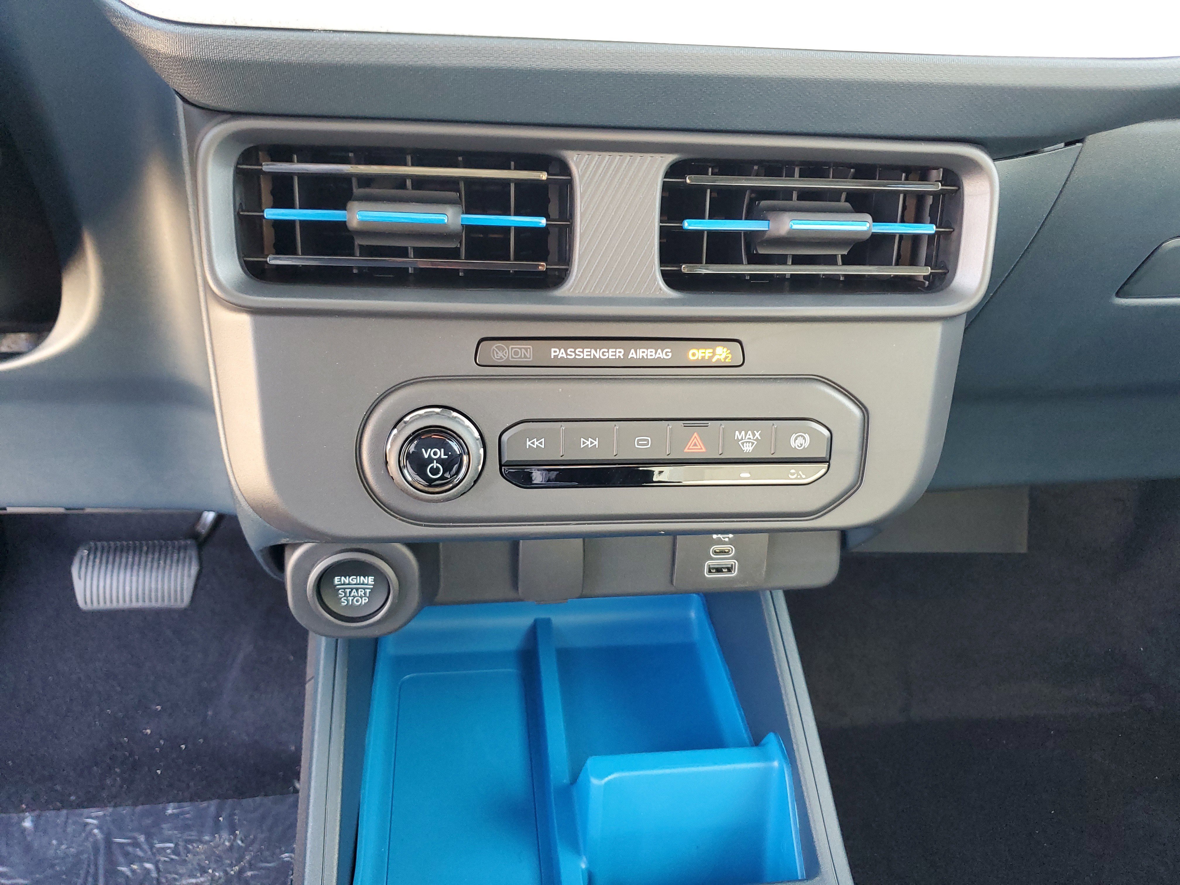 New 2025 Ford Maverick XLT w/ XLT Luxury Package image 17