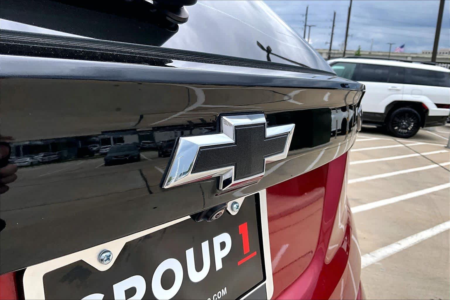 Used 2022 Chevrolet Bolt EUV LT w/ Comfort Package FWD image 9