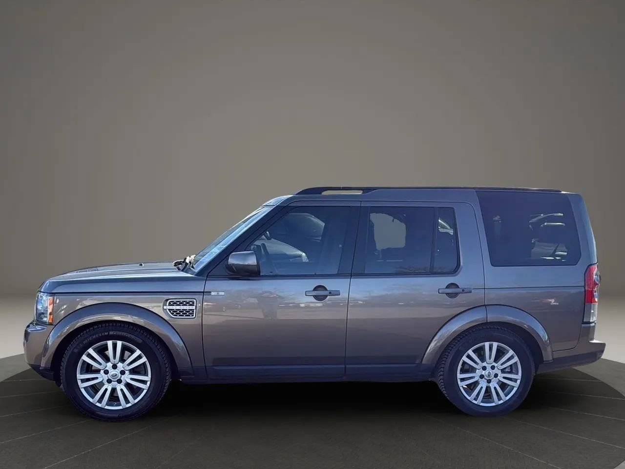 Used 2010 Land Rover LR4 HSE LUX image 12
