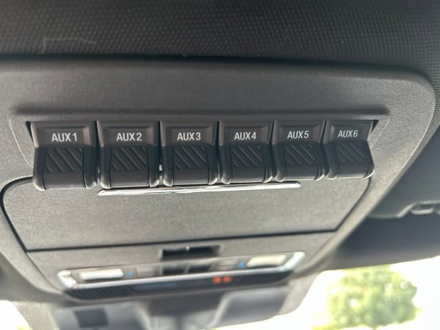 Used 2025 Ford F350 Platinum w/ FX4 Off-Road Package AWD/4WD image 40