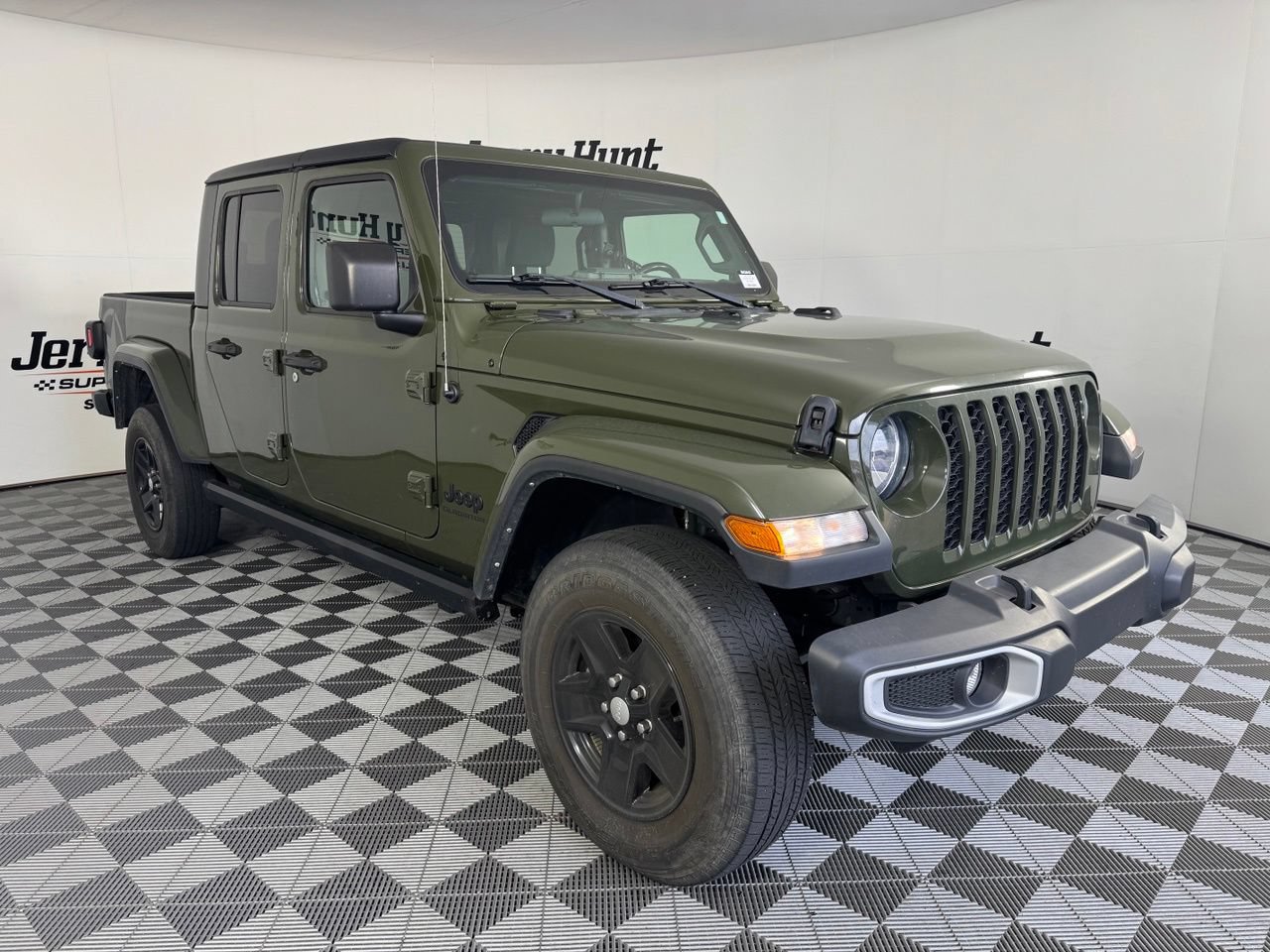 Used 2022 Jeep Gladiator Sport AWD/4WD image 6