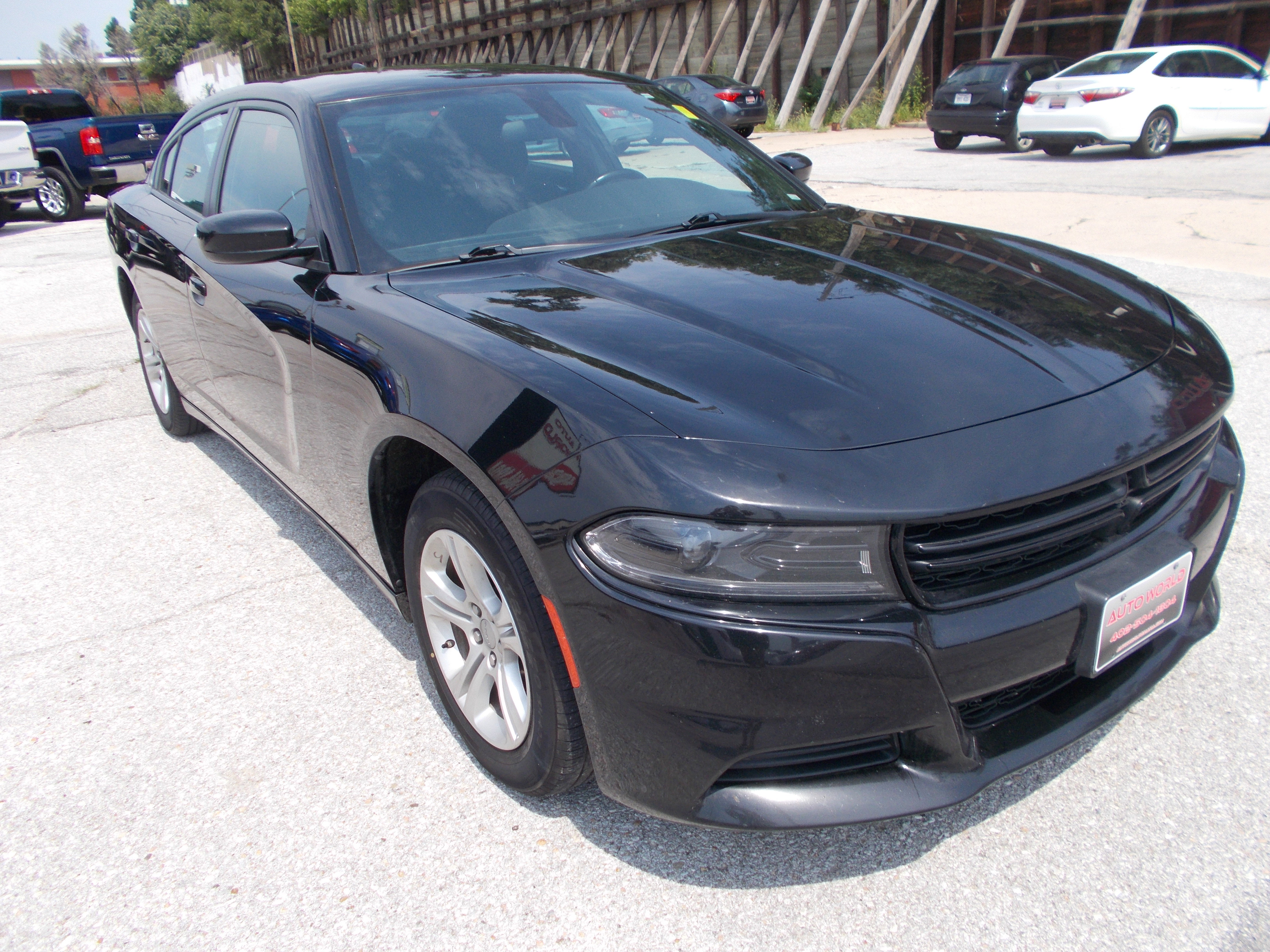 Used 2023 Dodge Charger SXT image 3