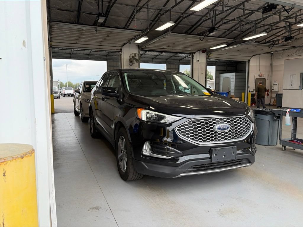 Certified 2024 Ford Edge SEL w/ Convenience Package AWD/4WD image 1