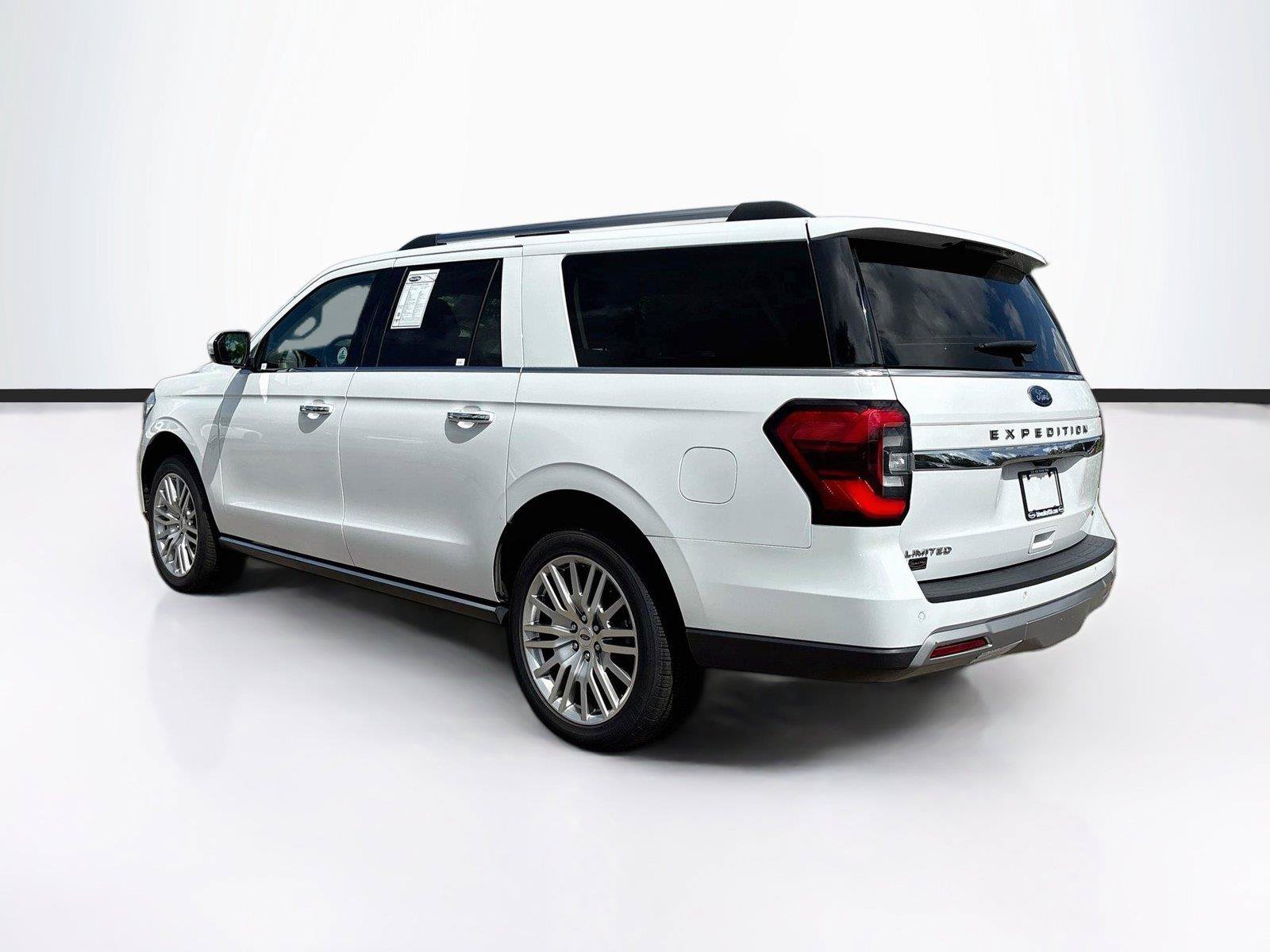 Used 2024 Ford Expedition Max Limited AWD/4WD image 5
