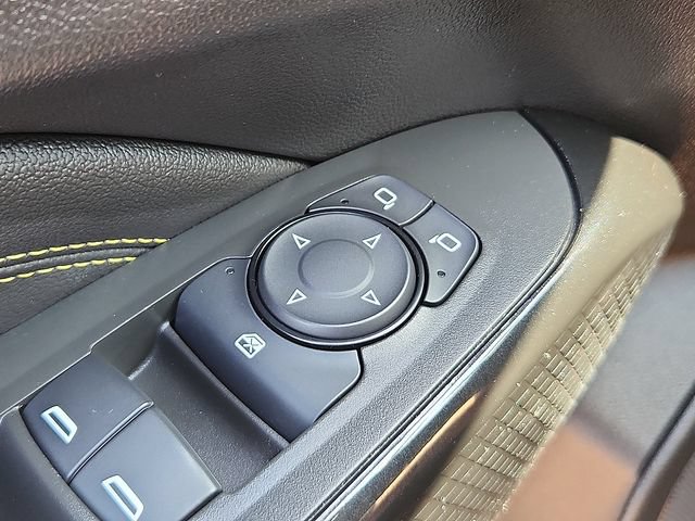 Used 2025 Chevrolet Trax LT w/ LT Convenience Package FWD image 19