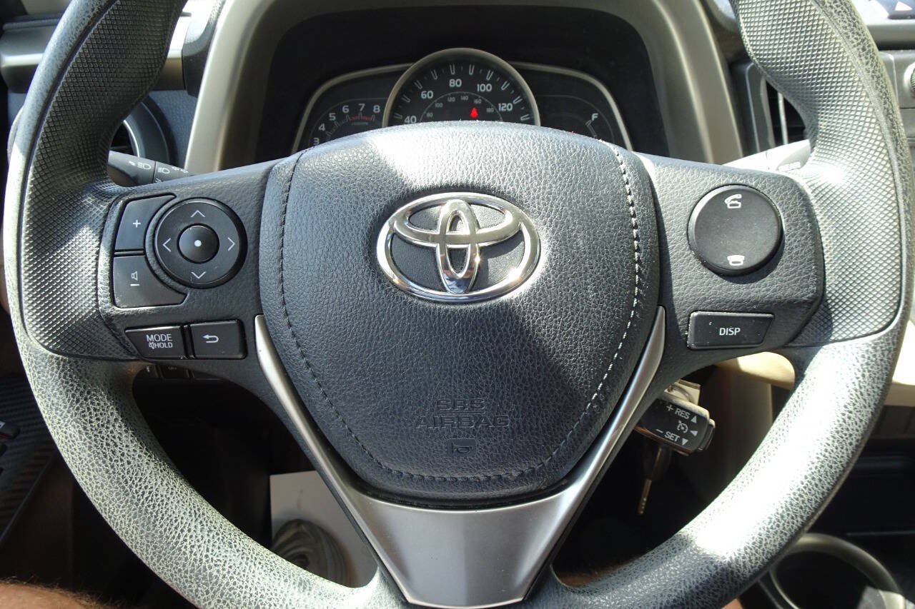 Used 2013 Toyota RAV4 LE AWD/4WD image 21
