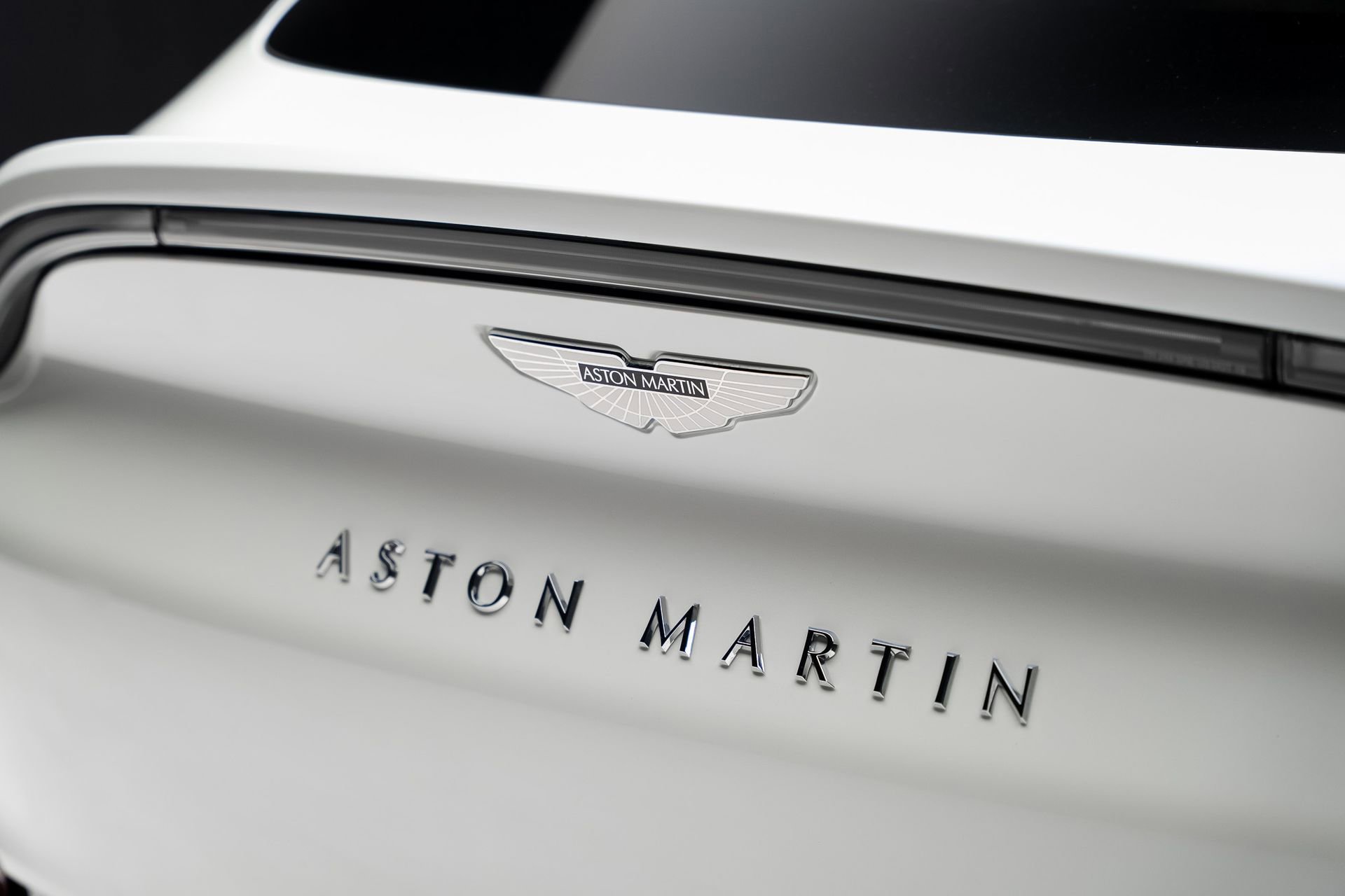 Used 2021 Aston Martin DBX AWD/4WD image 29