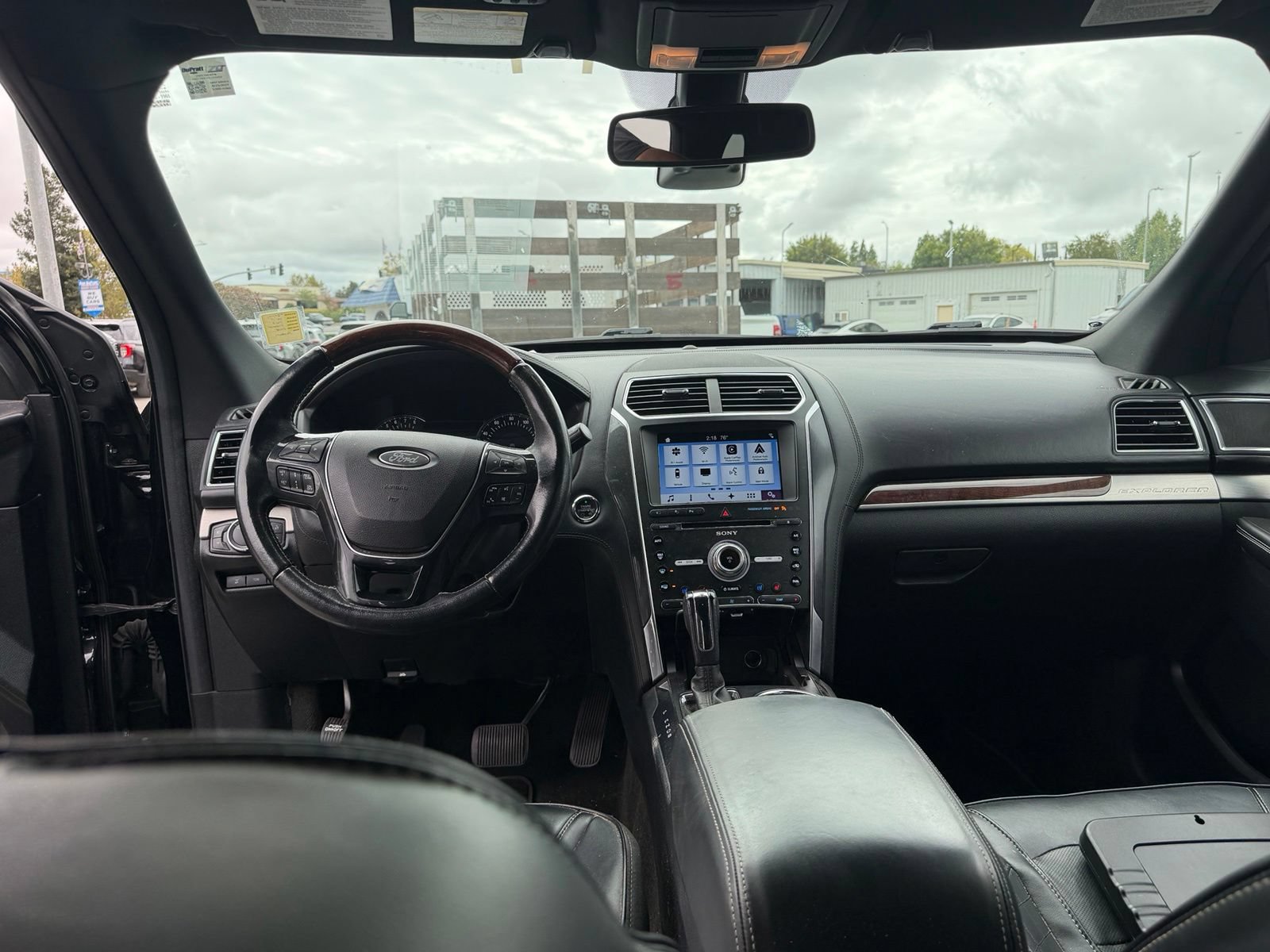 Used 2017 Ford Explorer Platinum AWD/4WD image 11