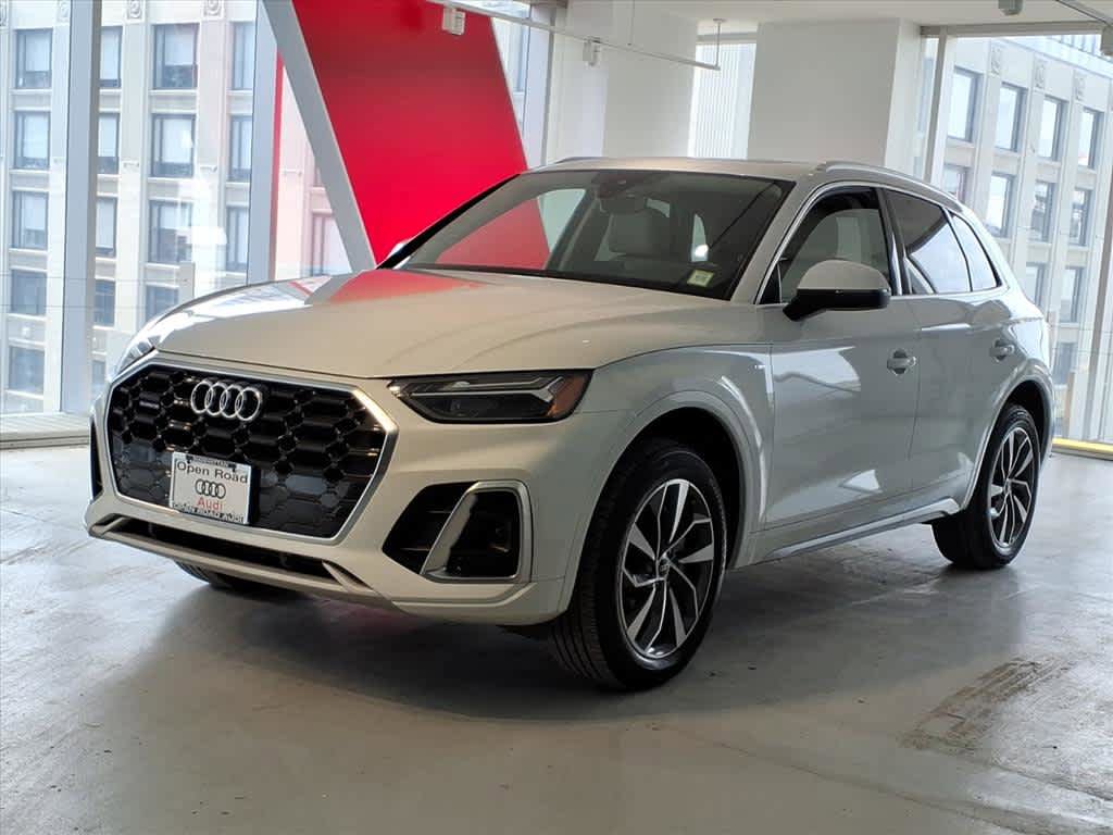 Used 2023 Audi Q5 2.0T Premium w/ Convenience Package image 1