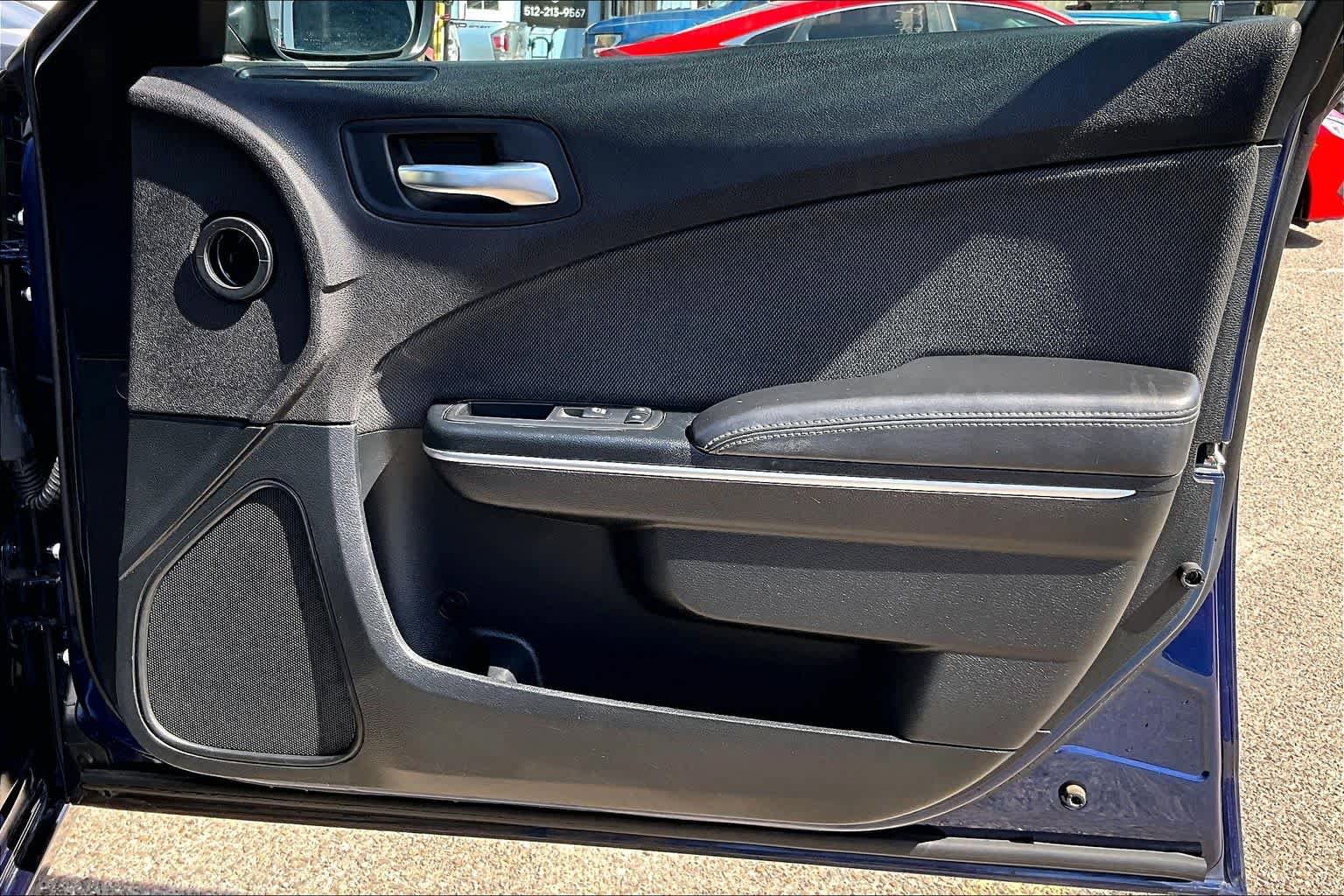 Used 2015 Dodge Charger SE image 23