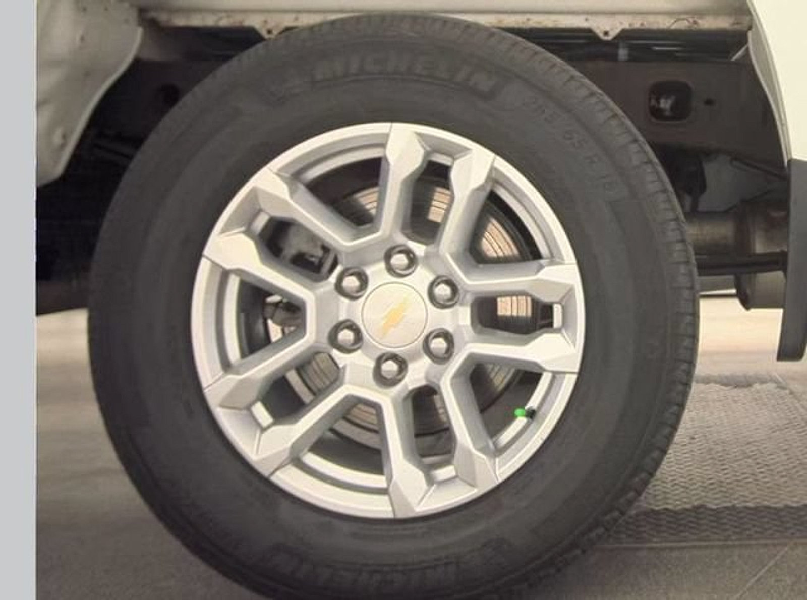 Used 2023 Chevrolet Silverado 1500 LT AWD/4WD image 22