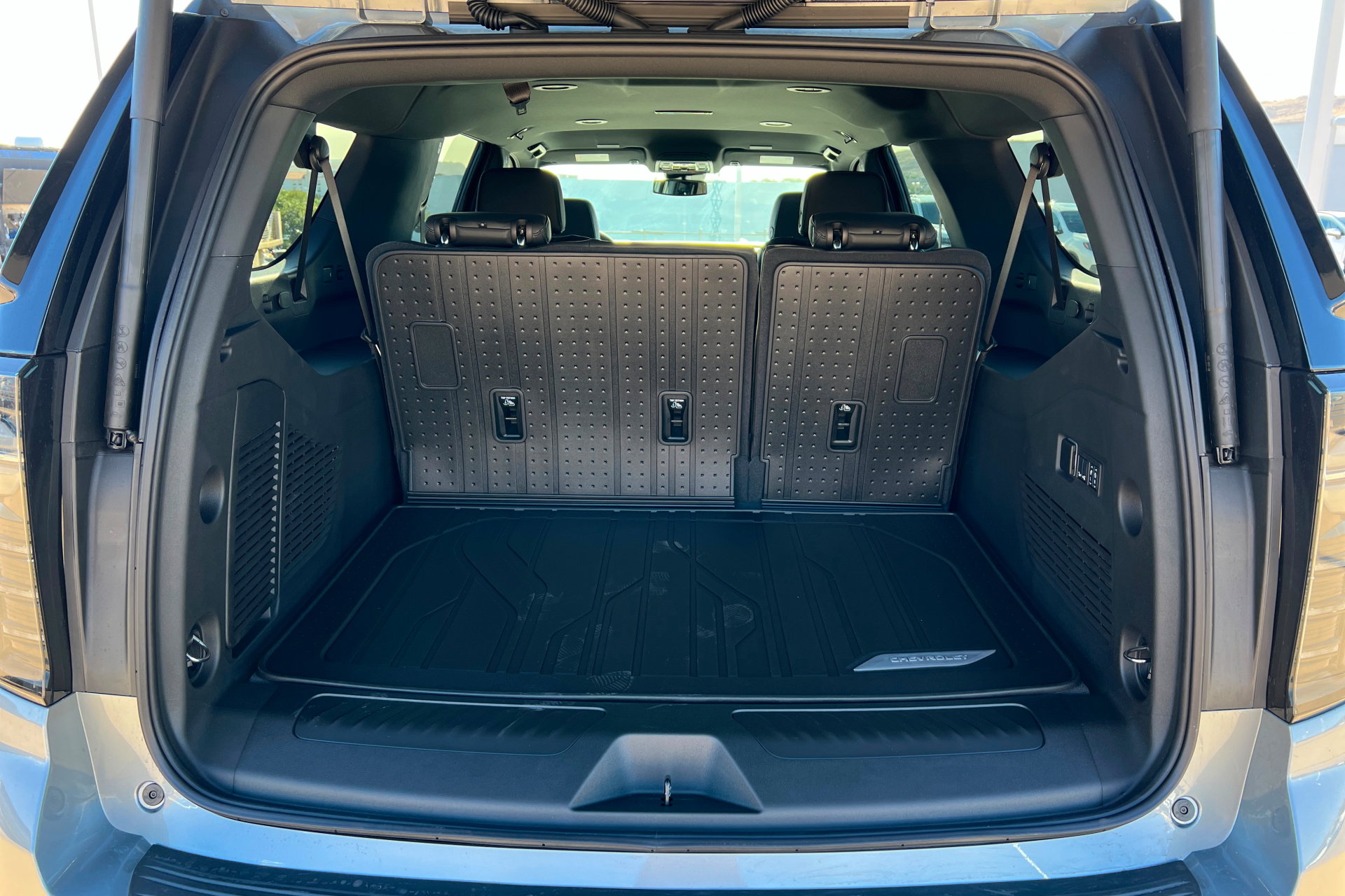 New 2026 Chevrolet Suburban LT w/ Comfort Package AWD/4WD image 20