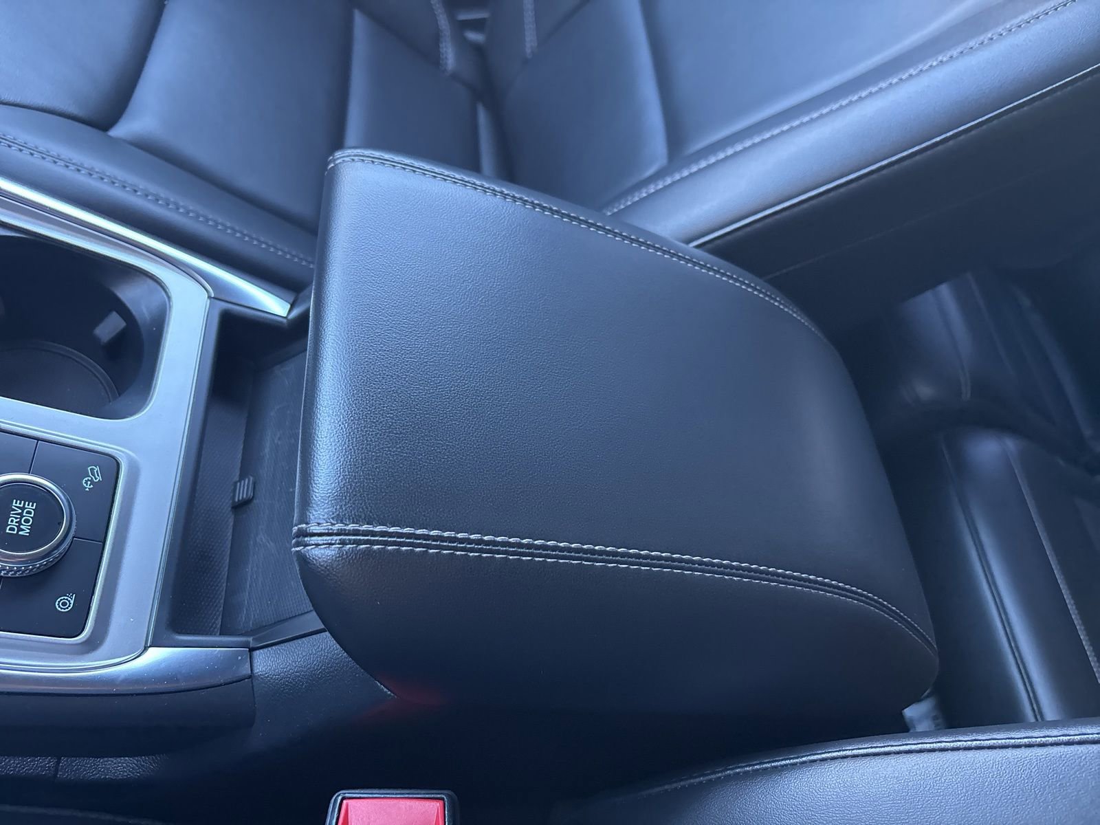 Certified 2022 Ford Explorer XLT w/ Equipment Group 202A image 32