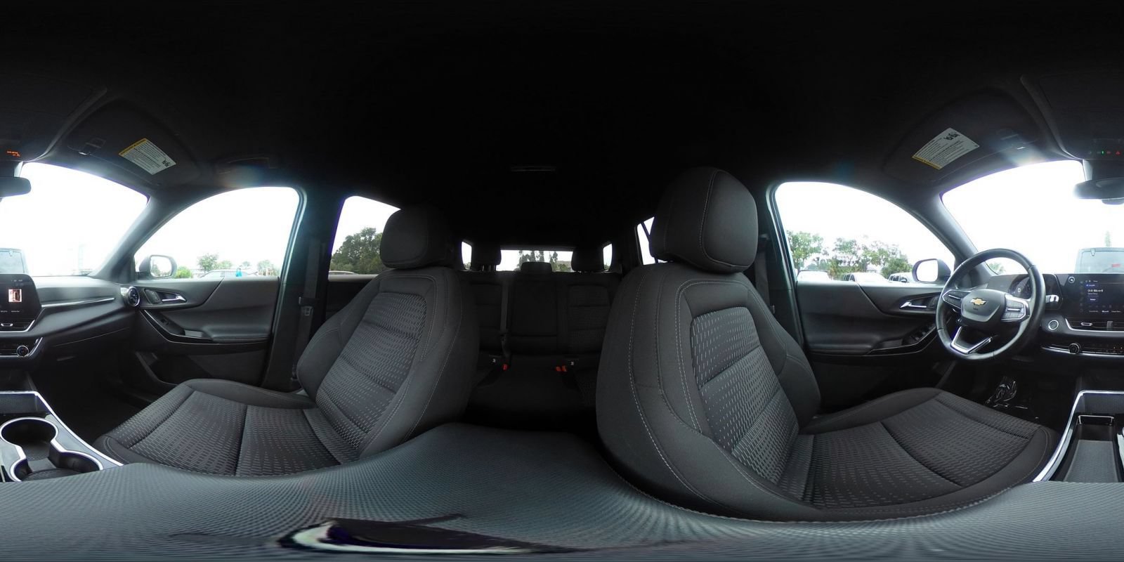 Used 2025 Chevrolet Equinox LT FWD image 44