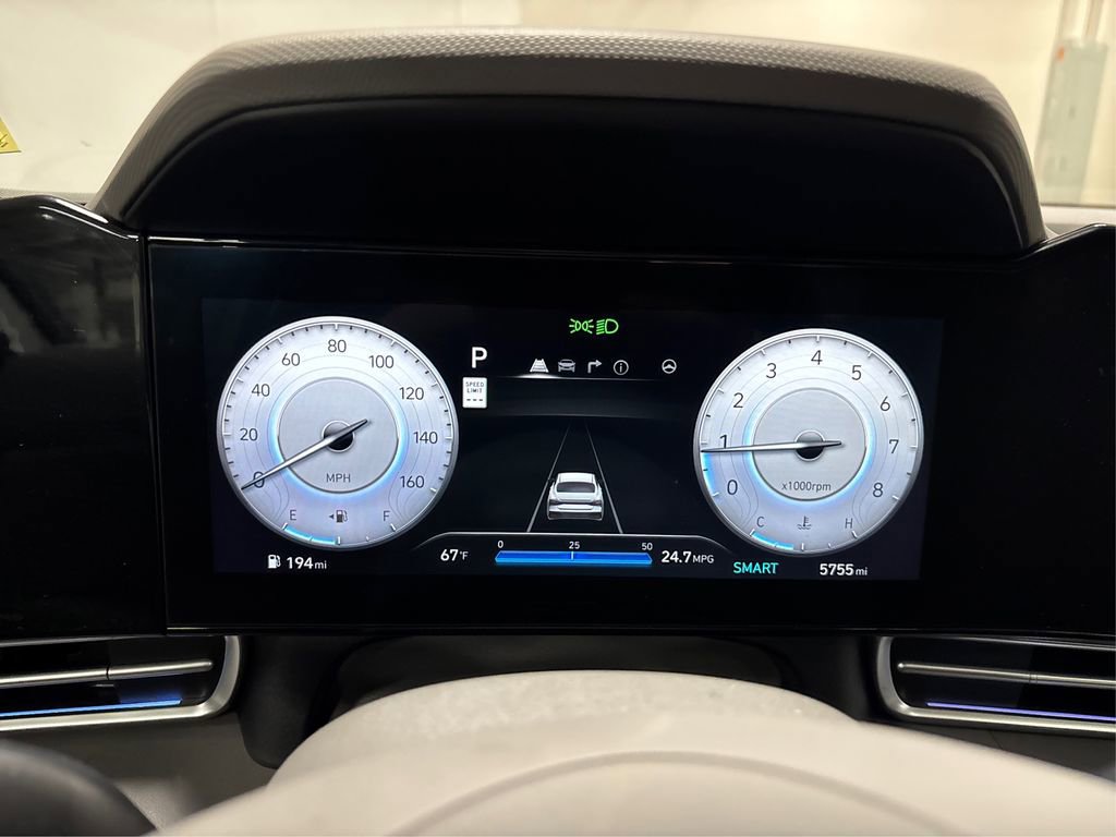 Certified 2025 Hyundai Elantra SEL image 21