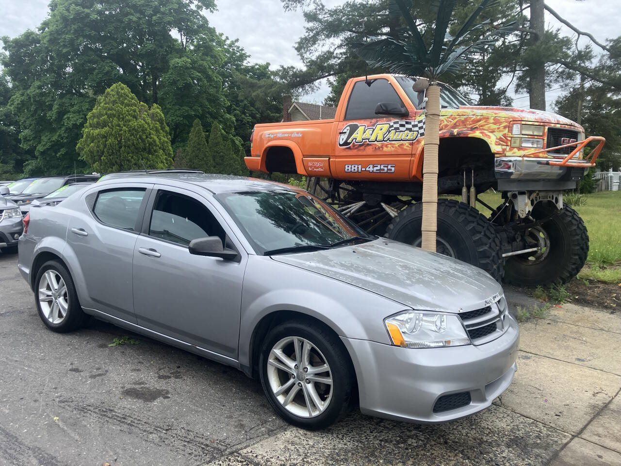 Used 2014 Dodge Avenger SE w/ Rallye Appearance Group FWD image 2
