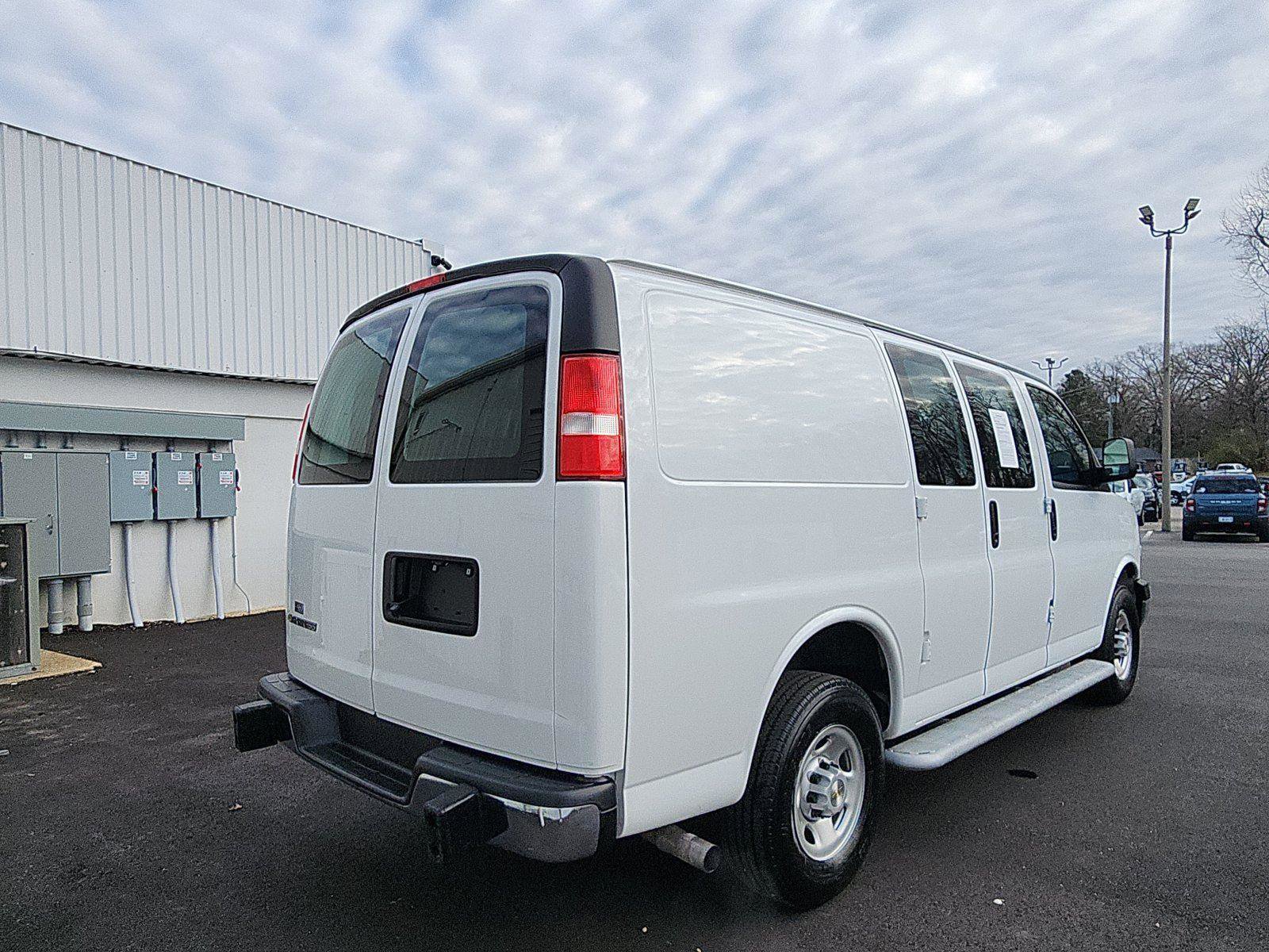 Used 2024 Chevrolet Express 2500 w/ Driver Convenience Package image 5