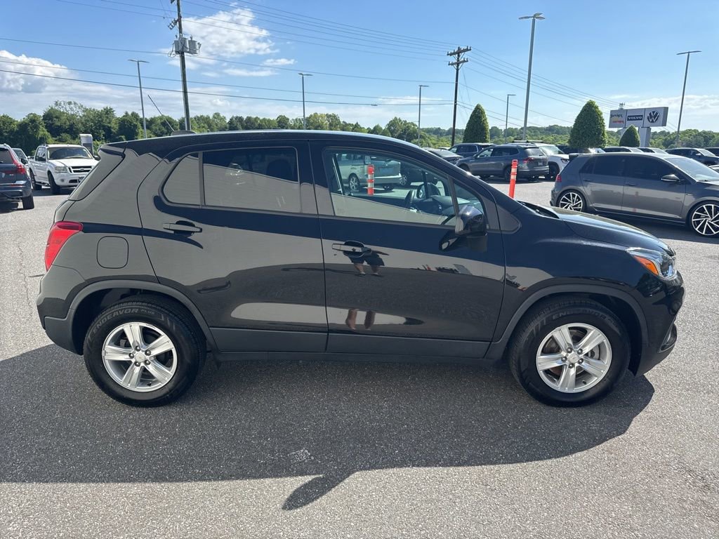 Used 2022 Chevrolet Trax LS w/ Tint and Cruise Package image 8
