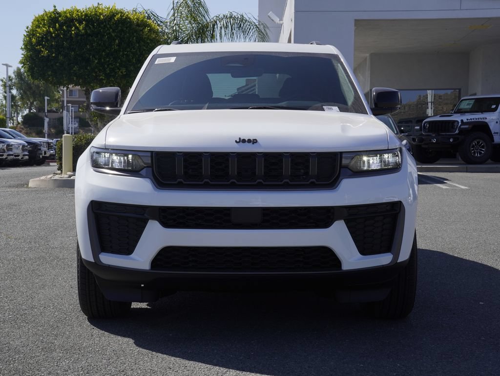 New 2026 Jeep Grand Cherokee Altitude AWD/4WD image 9