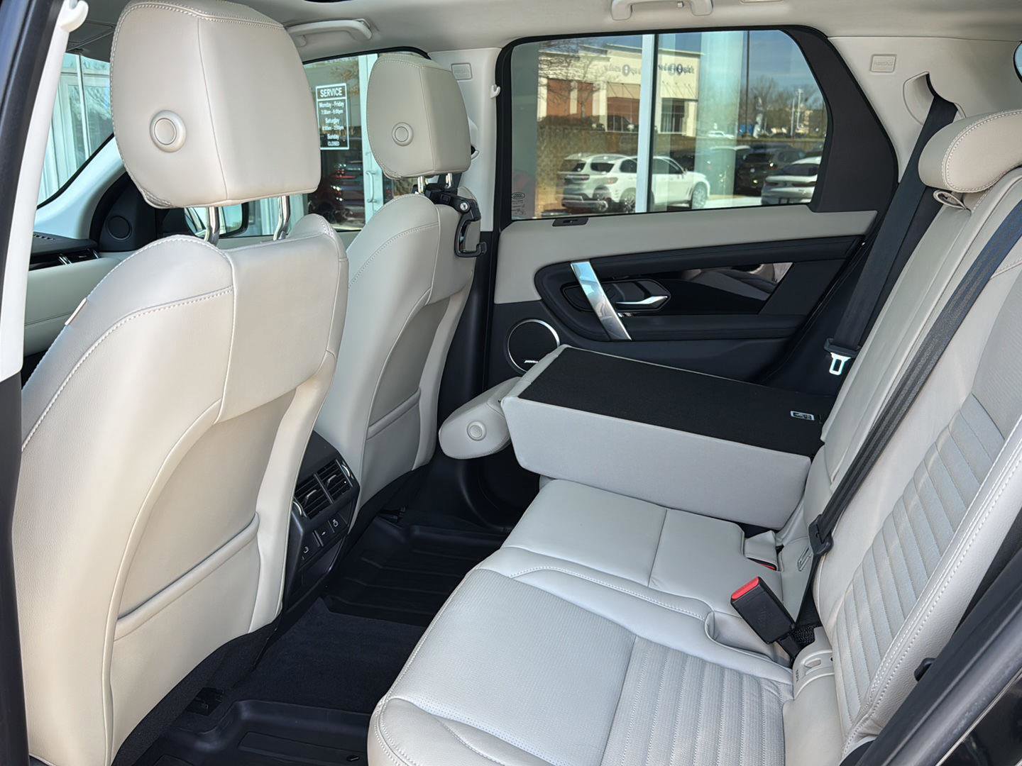 Used 2022 Land Rover Discovery Sport S image 9