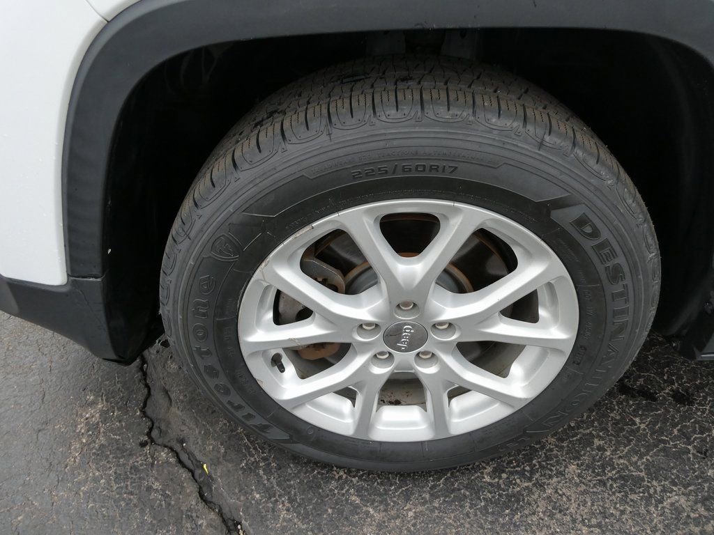 Used 2017 Jeep Cherokee Latitude w/ Safety/Convenience Group image 10