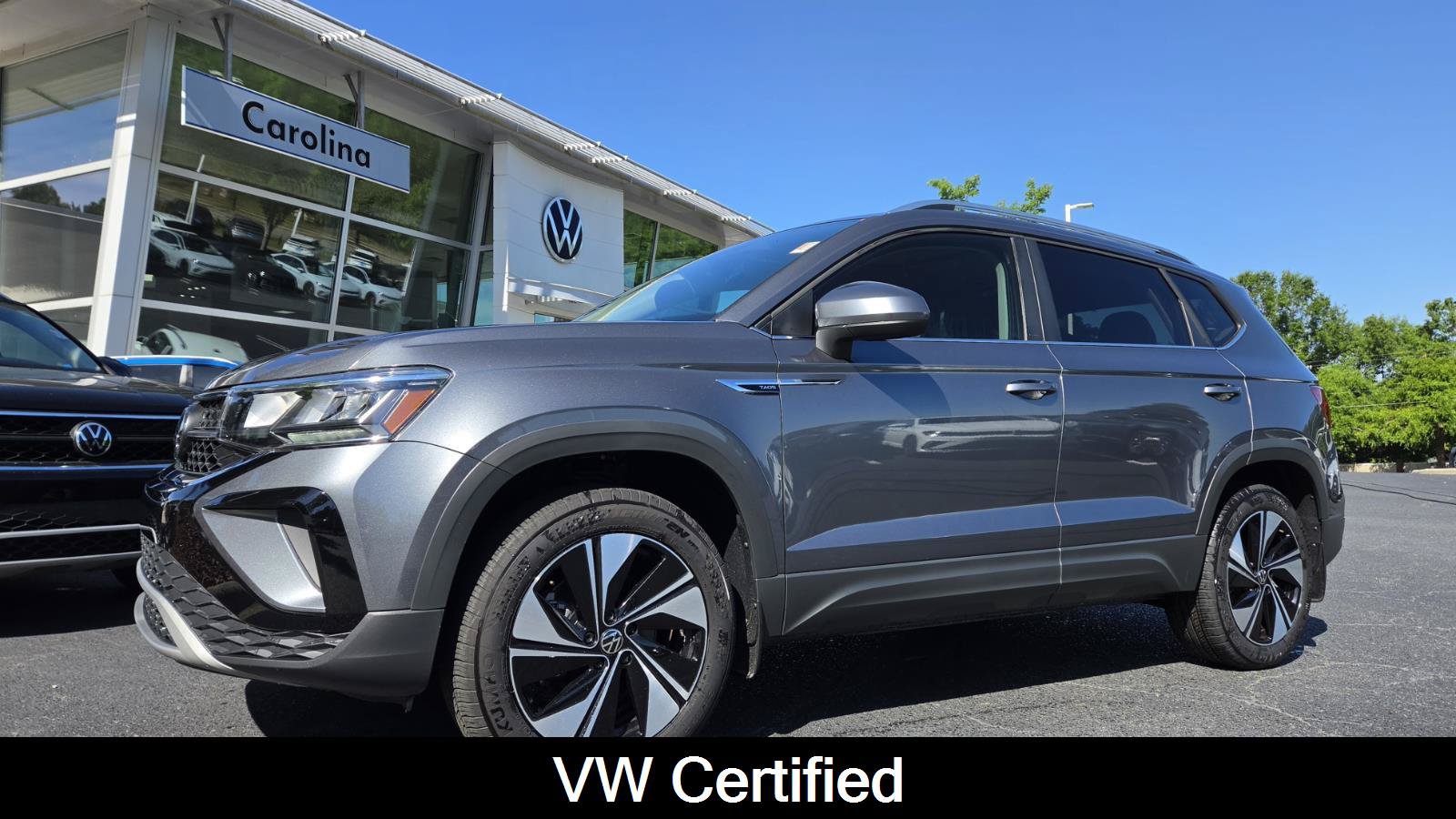 Used 2024 Volkswagen Taos SE AWD/4WD image 1