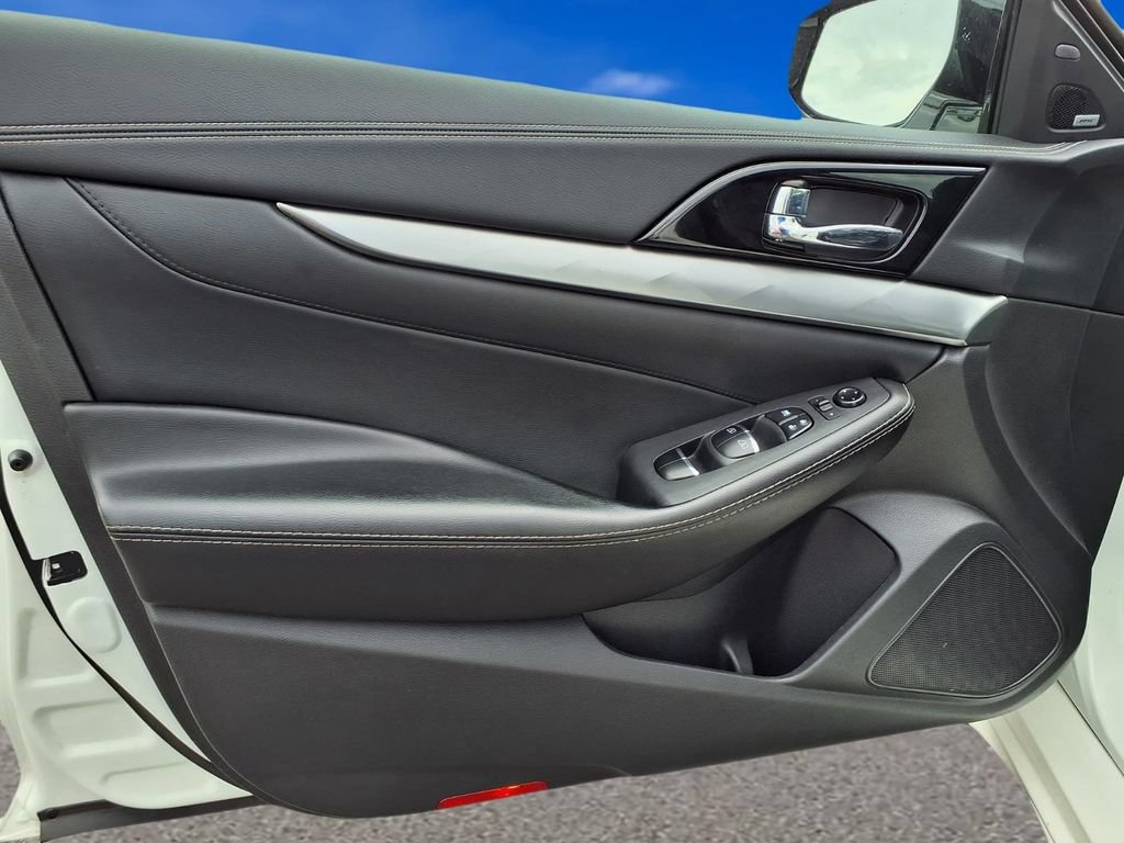 Used 2023 Nissan Maxima SL FWD image 10