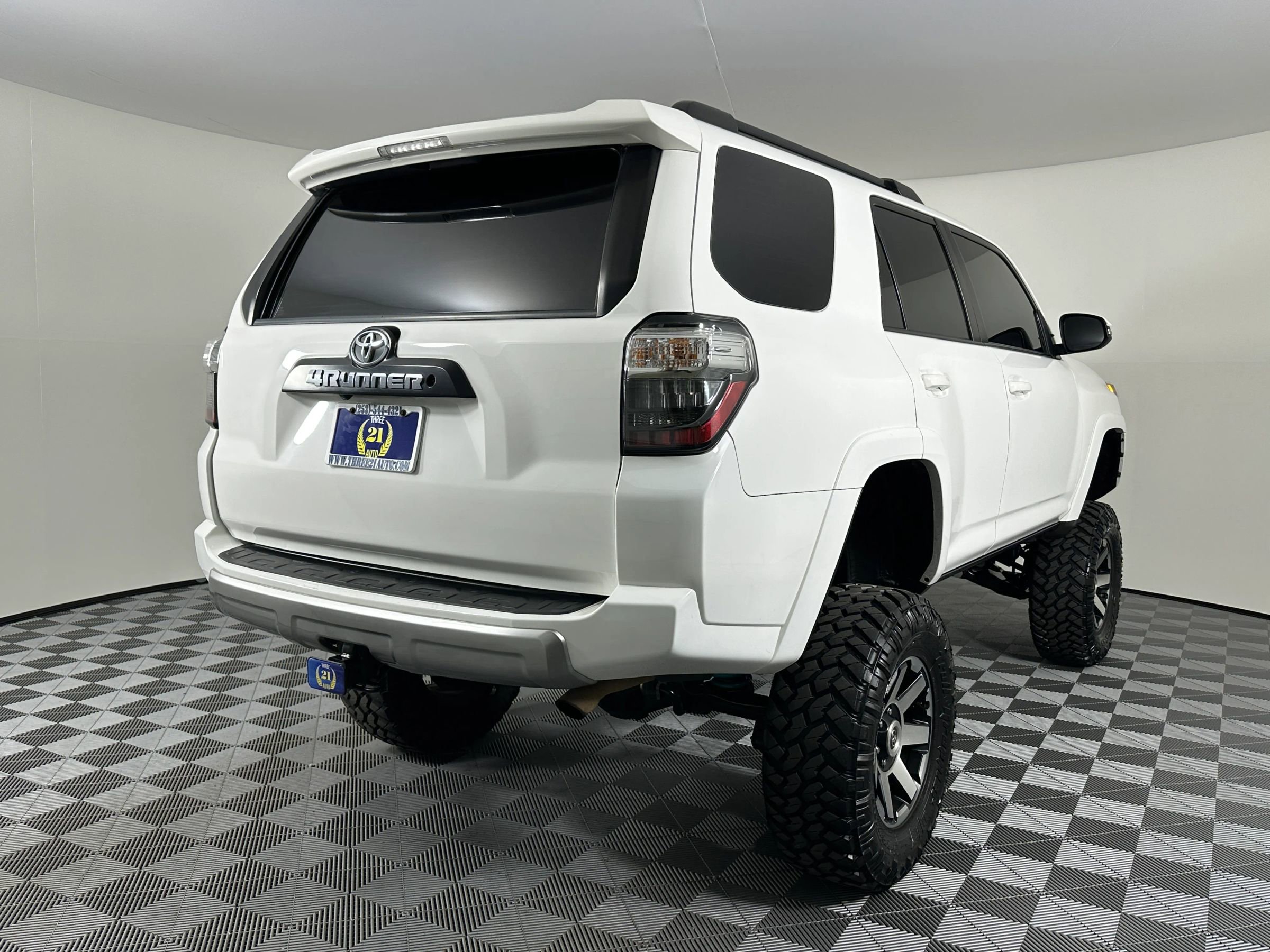 Used 2019 Toyota 4Runner TRD Off-Road Premium image 9