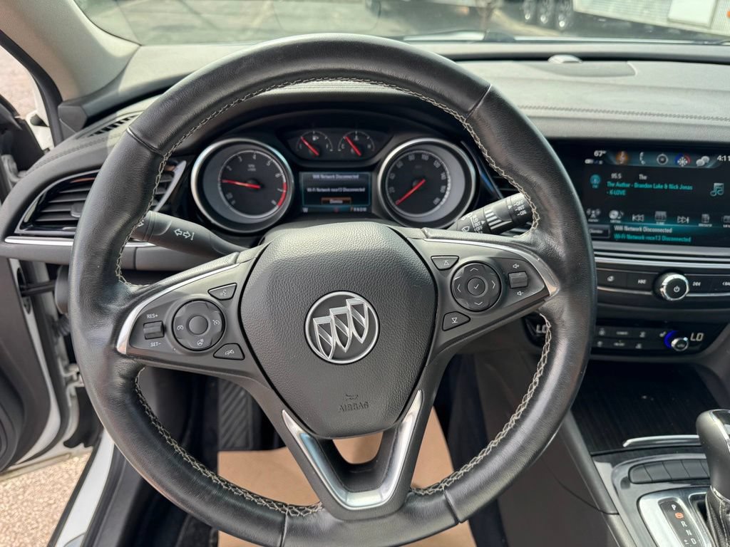 Used 2018 Buick Regal Essence w/ Driver Confidence Package #1 AWD/4WD image 12