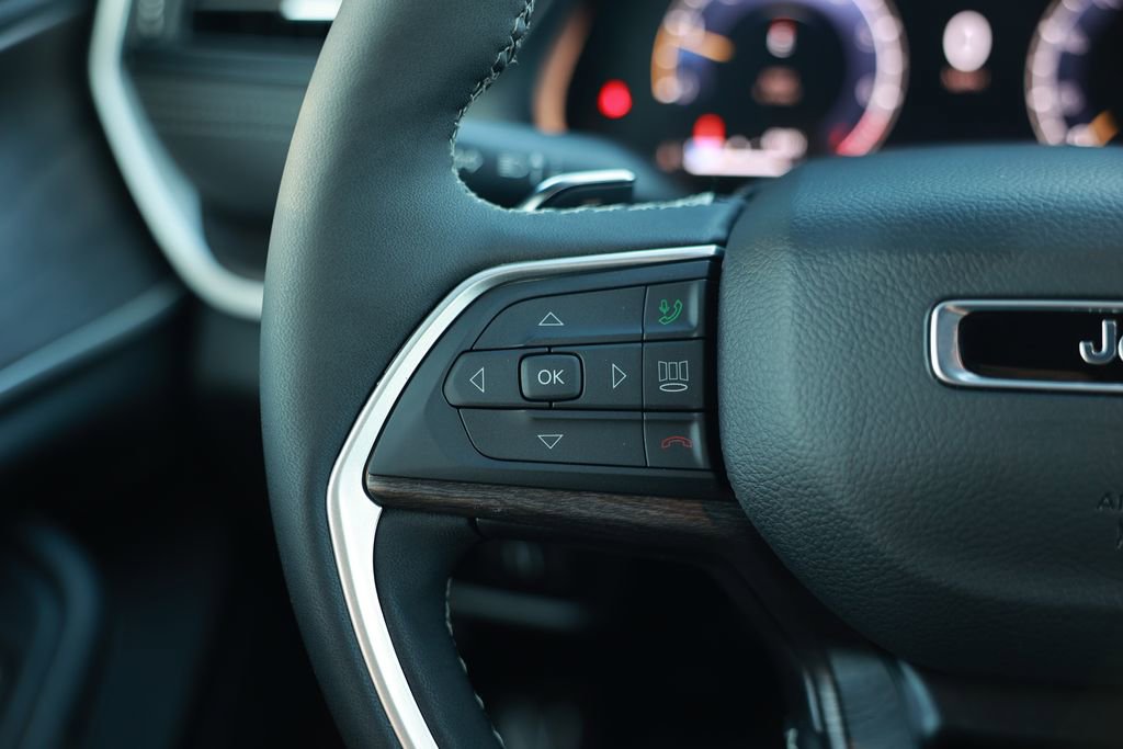 New 2026 Jeep Grand Cherokee Altitude RWD image 18