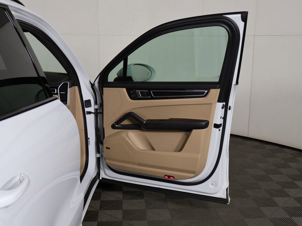 Used 2022 Porsche Cayenne GTS image 23