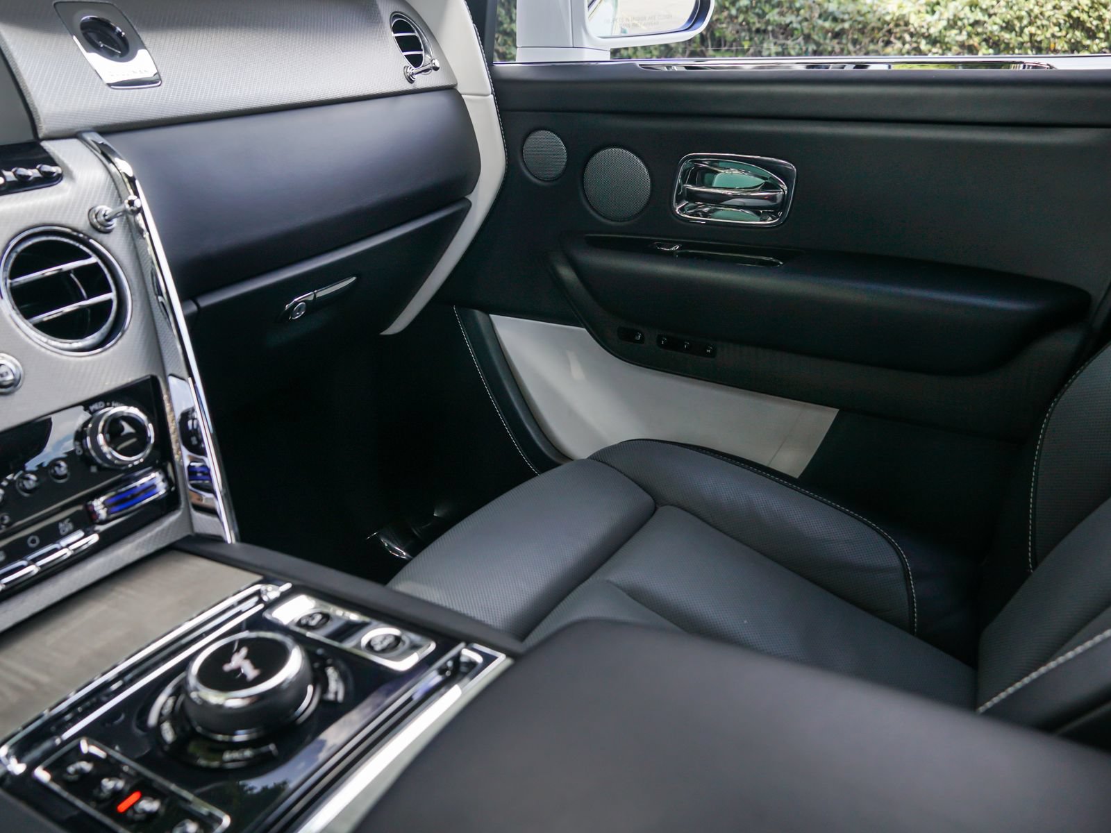 Certified 2024 Rolls-Royce Cullinan AWD/4WD image 18