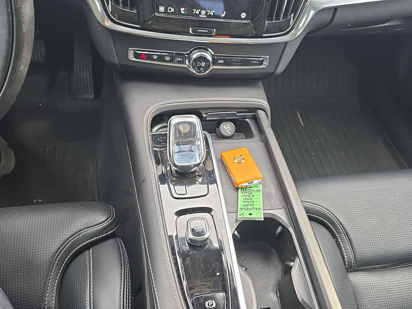 Used 2022 Volvo S90 B6 Inscription w/ Advanced Package image 29