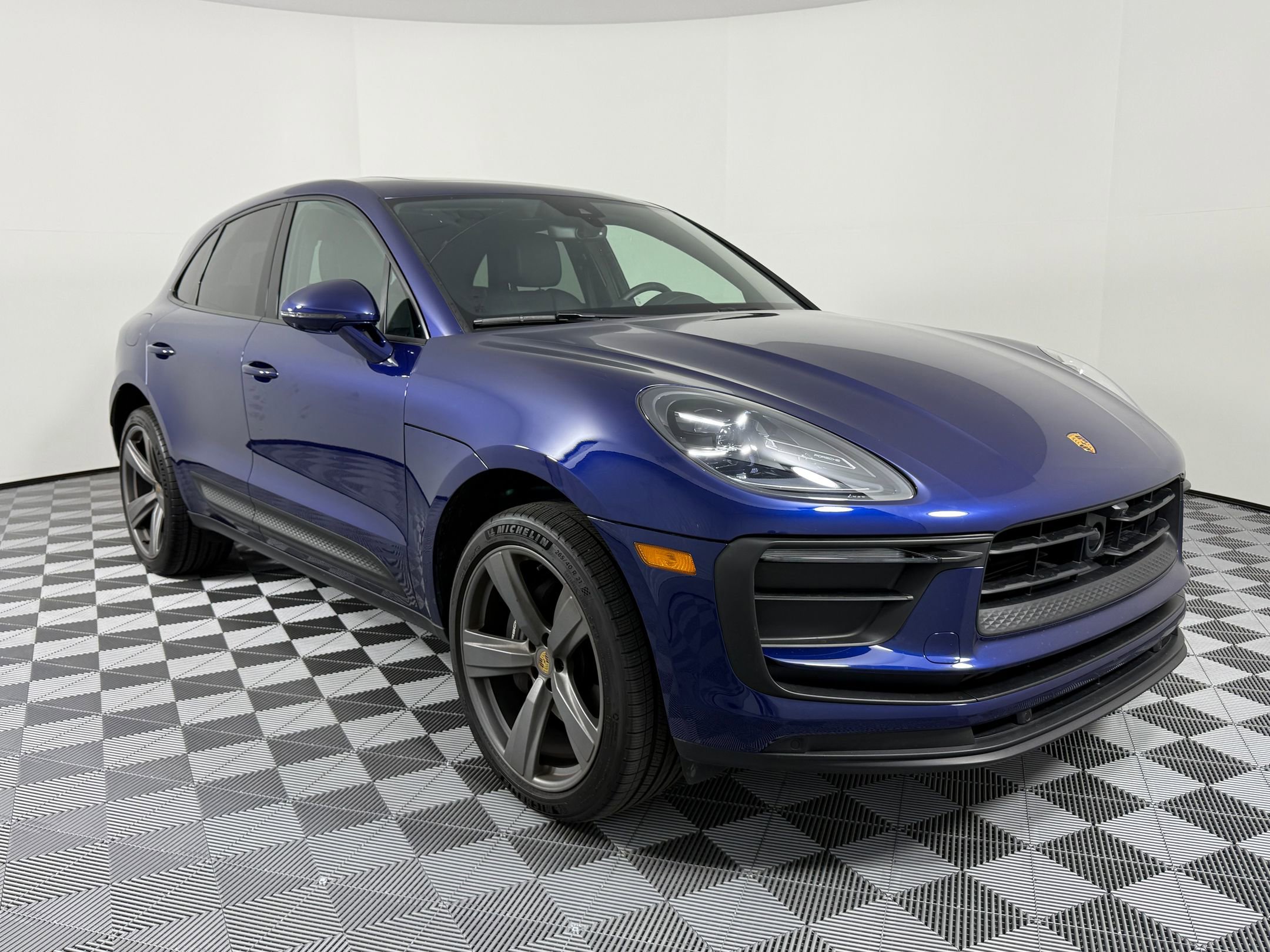 New 2025 Porsche Macan image 7