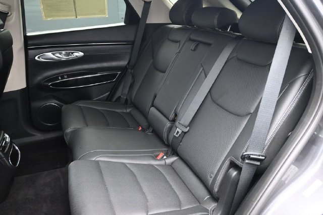 Used 2022 Genesis GV70 2.5T AWD/4WD image 11