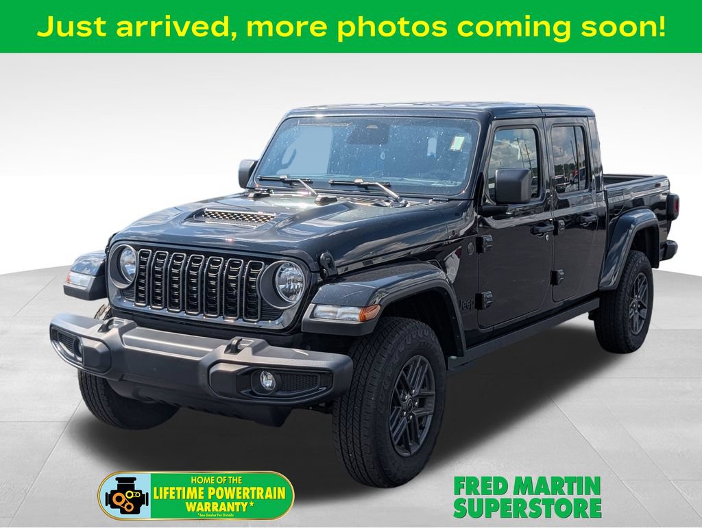 Used 2026 Jeep Gladiator Sport AWD/4WD image 1